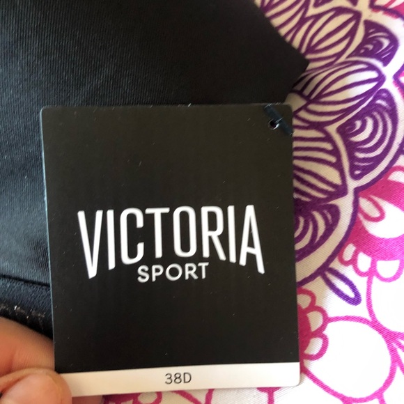 Victoria secret sport bra 36d NWT Bras